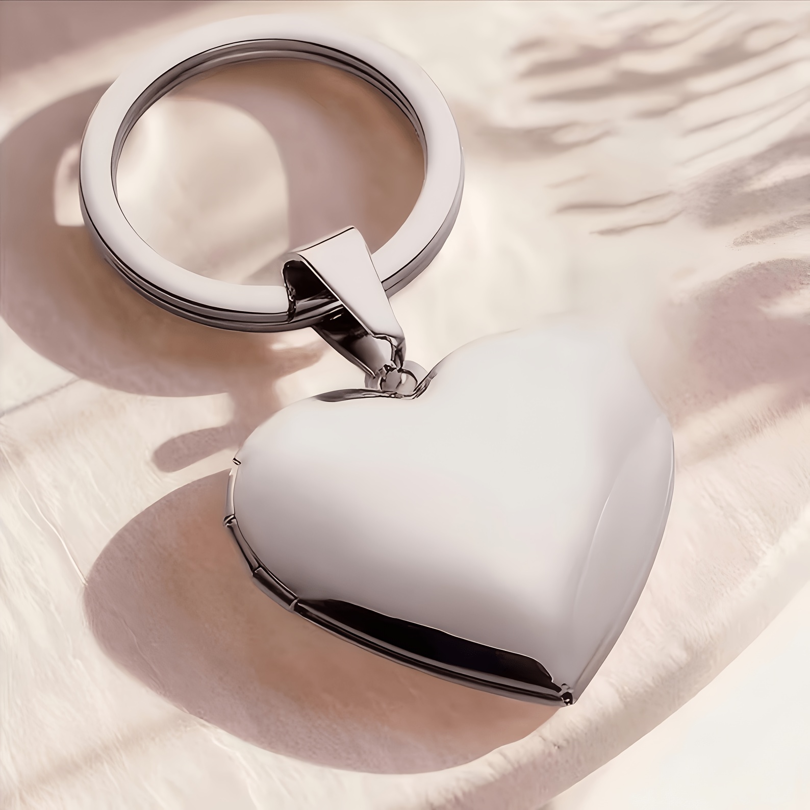 Spersonalizowany brelok z zawi – Initial Ring Custom recenzja i cena